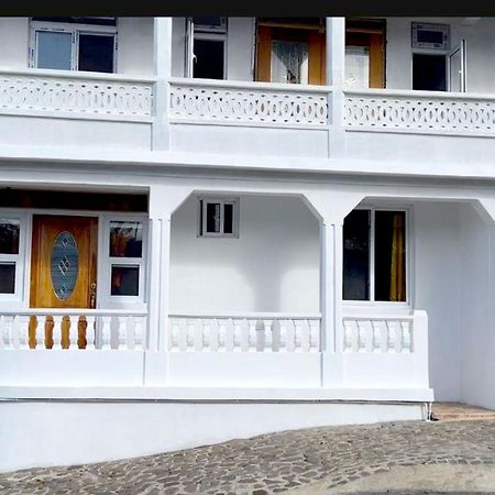 The Golden Inn Marigot Exterior photo